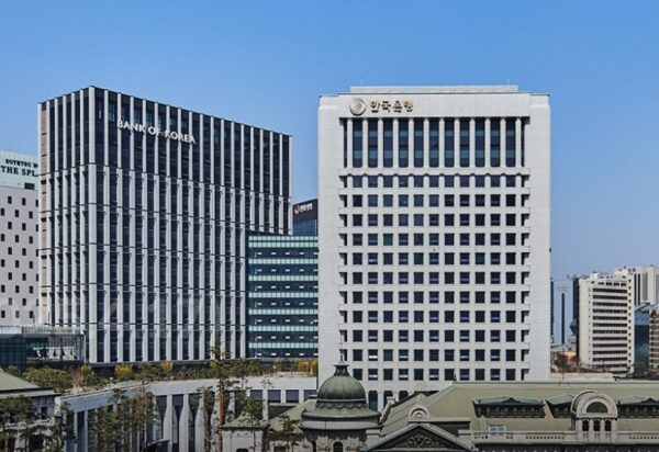 🇰🇷 “어두운 터널로 들어섰다”…이창용의 경고, 韓 경제에 드리운 세 겹의 불확실성