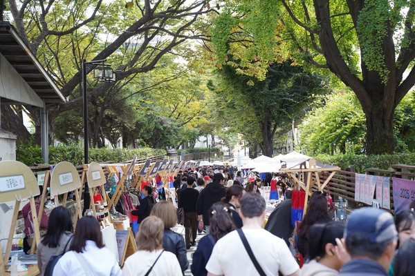 삼청정독길 저잣거리, K-공예 마켓 성료…7만 명 찾으며 역대 최대 방문객 기록
