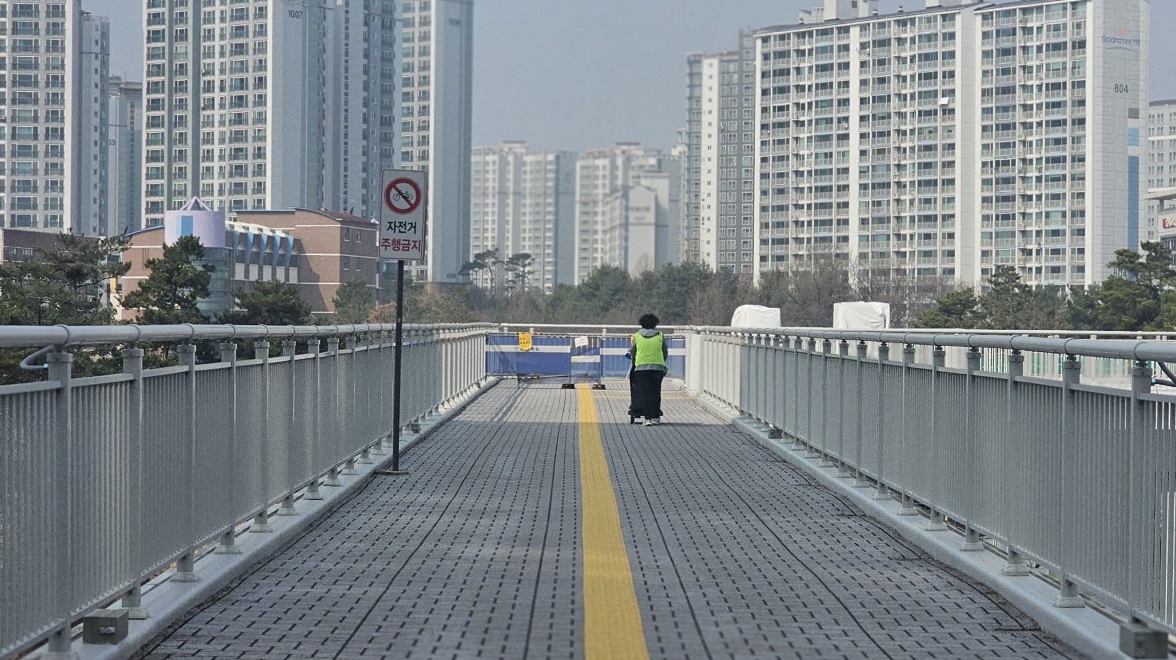 서울 전세가 밀어 올린 ‘주거 이동’…외곽은 오르고, 경기는 달아오르고, 증여는 늘었다